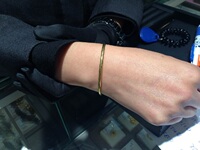 珠海周生生珠宝的工资是多少?底薪是多少?一